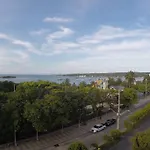 Hermoso y amplio apartamento con vista al mar